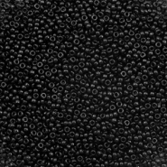 Rocallas Miyuki 15/0 Opaque black 15-401 