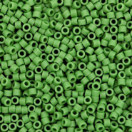 Abalorios Miyuki Delica's 11/0 Opaque matte green DB-754