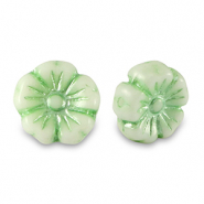 Abalorios Checos flor 9mm Verde p&aacute;lido met&aacute;lico-blanco