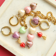 Set de inspiraciones Crea adorables joyas con abalorios cerámicos en forma de corazón