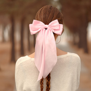Set de inspiraciones Completa tu colección de invierno con scrunchies y horquillas con lazo