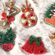 Nuevo  Broches navideños brillantes con abalorios