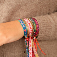 Set de inspiraciones Combina metálicos con cinta BY31® con texto
