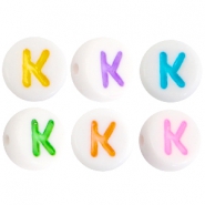 Abalorios alfabeto acr&iacute;lico letra K multicolor-blanco