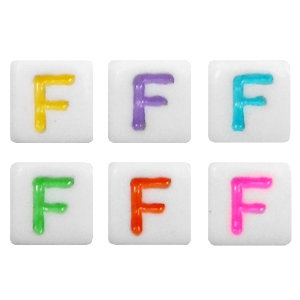 Abalorios alfabeto acr&iacute;lico letra F multicolor-blanco