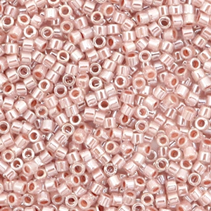 Abalorios Miyuki Delica's 11/0 Ceylon light cinnamon rose DB-256