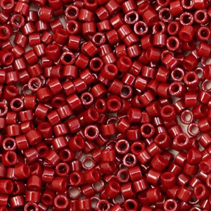 Abalorios Miyuki Delica's 11/0 Opaque dyed maroon red DB-654