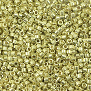 Abalorios Miyuki Delica's 11/0 Duracoat galvanized pale soft gold DB-2502