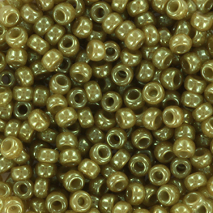Rocalla Miyuki 8/0 Ceylon translucent celery green 8-2374