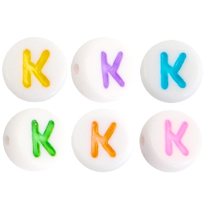 Abalorios alfabeto acr&iacute;lico letra K multicolor-blanco