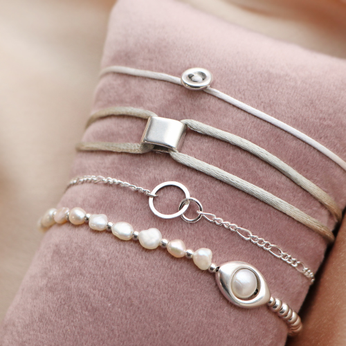 C&oacute;mo crear atractivos pendientes y lindas pulseras