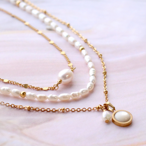 Utiliza las perlas de agua dulce de tendencia en toda tu joyer&iacute;a
