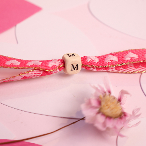 Trucos para dise&ntilde;ar pulseras de cinta con texto