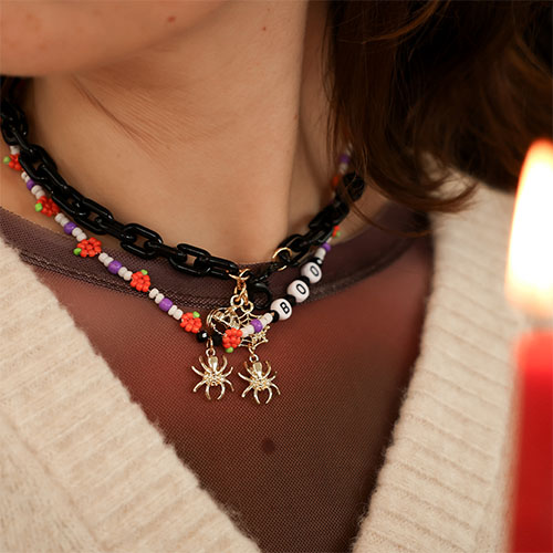 Mezcla & combina tus joyas de Halloween con detalles t&eacute;tricos