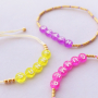 Manos a la obra con hilo macram&eacute;, abalorios letra acr&iacute;lico y tarjetas de joyer&iacute;a: 