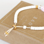 Crea estas fant&aacute;sticas pulseras con abalorios letras y del zodiaco: 