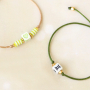 Crea estas fant&aacute;sticas pulseras con abalorios letras y del zodiaco: 