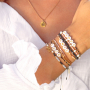 Modernas pulseras de macram&eacute; con cuentas Miyuki y abalorios letras.