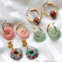 Estos bonitos pendientes y pulseras son f&aacute;ciles y r&aacute;pidos de hacer con los colgantes disco de piedra natural y las cuentas facetadas.   	 