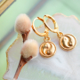 Ideas de joyas elegantes y modernas con colgantes y abalorios met&aacute;licos DQ