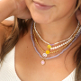 Haz maravillas con estos colgantes smiley de moda en plexx y metal DQ