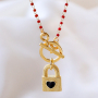 Crea alegres joyas con estos colgantes y cierres de moda