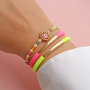 Manos a la obra con una colecci&oacute;n de pulseras veraniegas