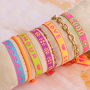 Vamos a utilizar la cinta con texto para crear pulseras moda