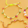 Crear joyas con art&iacute;culos de tendencia ne&oacute;n