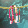 Dise&ntilde;a diversas joyas con abalorios acr&iacute;licos