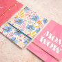 Cintas de colores y  tarjetas de joyer&iacute;a de dise&ntilde;o propio
