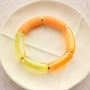 Manos a la obra con los abalorios acr&iacute;licos tubo para pulseras veraniegas  