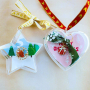 Crea regalos &uacute;nicos con bolsos de organza y adornos decorativos