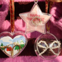Crea regalos &uacute;nicos con bolsos de organza y adornos decorativos