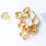 Elegantes anillos de acero inoxidable
