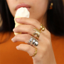 Insp&iacute;rate con los brazaletes y anillos de acero inoxidable