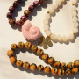 Mix & match: crea collares oto&ntilde;ales con abalorios acr&iacute;licos
