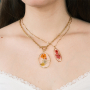 Crear joyas cl&aacute;sicas con colgantes de flores secas