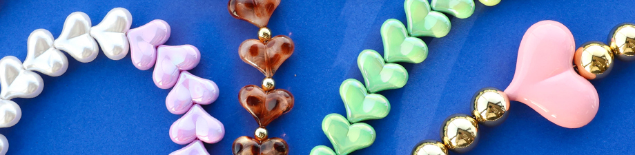 Nueva serie de abalorios acr&iacute;licos en forma de coraz&oacute;n